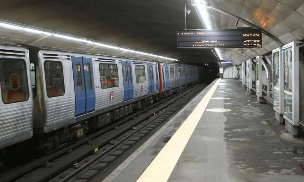 Σε συναγερμό το Παρίσι: Διακοπή δρομολογίων τρένων λόγω βόμβας του Β΄ Παγκοσμίου πολέμου που βρέθηκε στις γραμμές